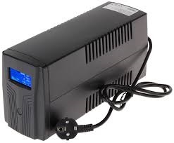 وجود UPS در اتاق سرور استاندارد ضروری است که در تصویر یک نمونه از این دستگاه های تأمین کننده برق اضافی را نشان می دهد