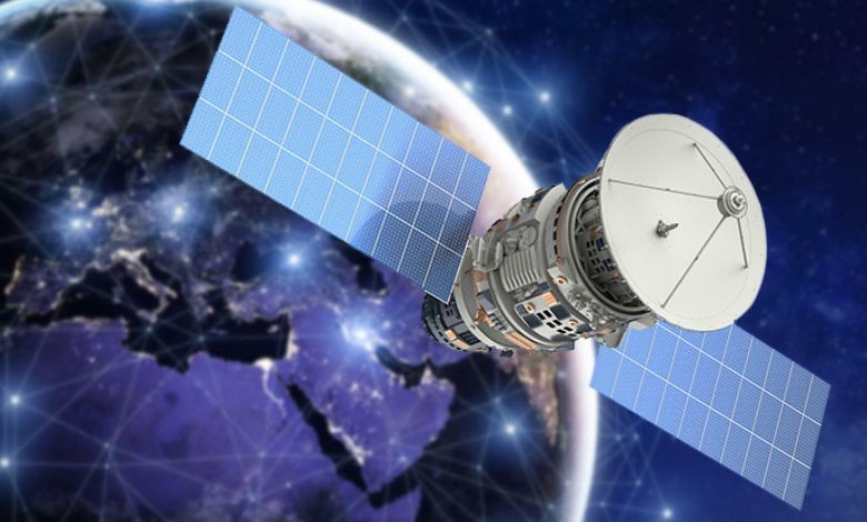 یکی از زیر ساخت های اینترنت ماهواره ای پرتاب ماهواره به مدار زمین است که توسط ارائه کنندگان اینترنت صورت می گیرد.