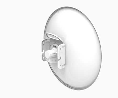 تصویری از پشت رادیو وایرلس PowerBeam 5AC-Gen2 یوبیکیوتی که دستگیره‌، حلقه و پایه محکمی دارد. روی دکل نصب می‌گردد.