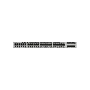 سوئیچ Cisco Catalyst C9200L-48P-4G-A سیسکو 48 پورت دارد با فن ثابت اضافی که بدنه فلزی و سفید رنگ دارد. ترکیب متعادلی از قابلیت PoE و آپشن های آپلینک را ارائه می دهد