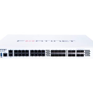 "پنل جلویی FortiGate 900G شامل 1 پورت HA 2.5/1 GE RJ45، 1 پورت مدیریت GE RJ45، 16 پورت GE RJ45، 8 اسلات GE SFP، 4 اسلات 10GE/GE SFP+/SFP و 4 اسلات 25GE/10GE SFP28/SFP+ با تاخیر فوق‌العاده پایین (ULL) برای امنیت شبکه سازمانی و مراکز داده."