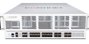 “تصویر فایروال Fortinet FG‑4200F با نمایش پورت‌ها و اجزای سخت‌افزاری برای شبکه‌های دیتاسنتر”