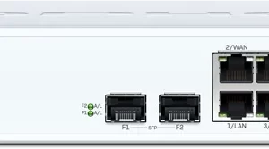 تصویر جلو فایروال Sophos XGS 2100 با 8 پورت Ethernet و 2 پورت SFP، طراحی 1U Rackmount و لوگوی Sophos در سمت چپ.